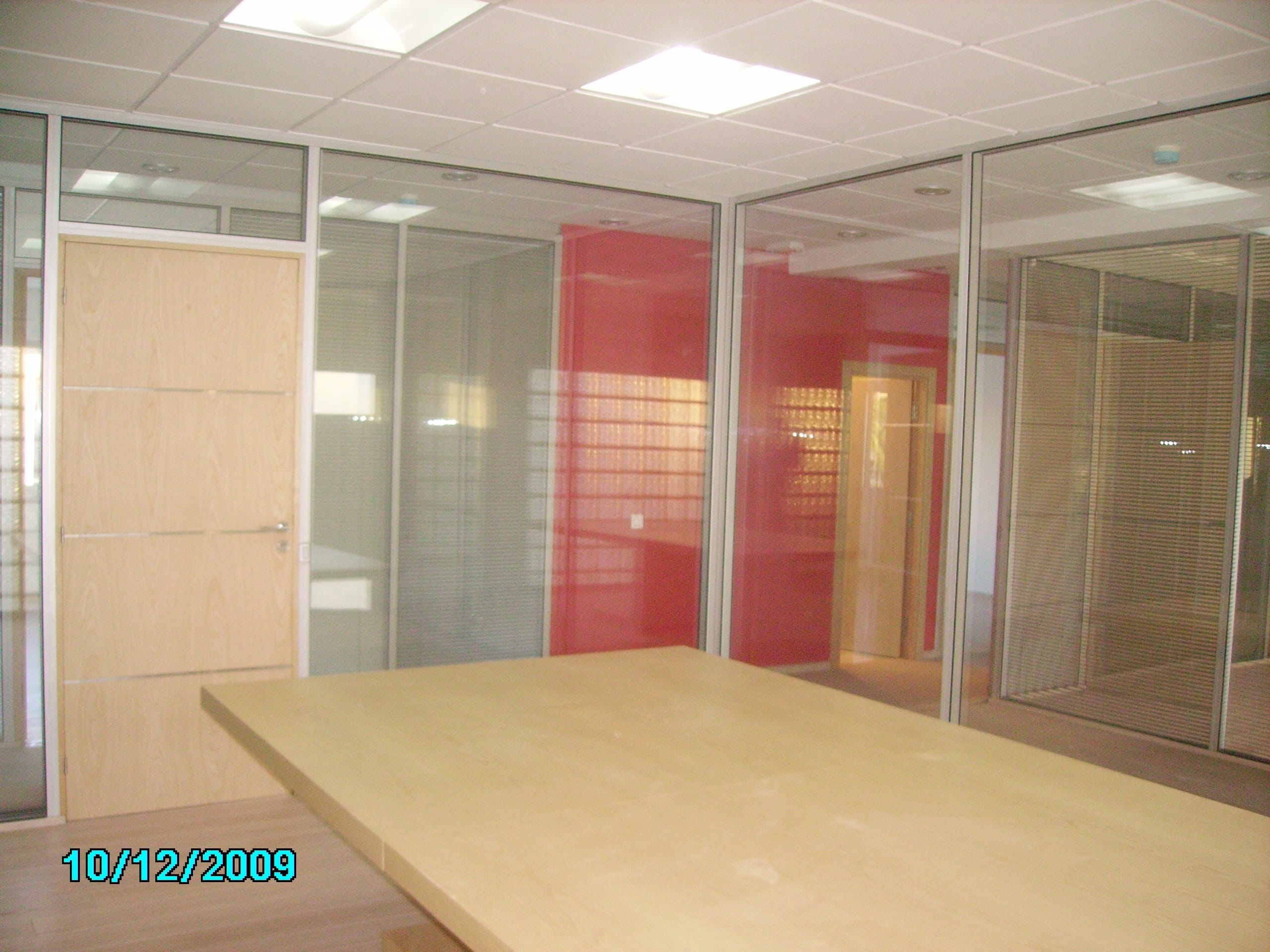 Gros oeuvre - électricité - Plomberie - Faux plafonds - ferronnerie - Menuiserie Bois - Menuiserie Aluminium - Climatisation - Verre - Marbre - Faïence - peinture - système d'alarme - enseignes - plans aménagement