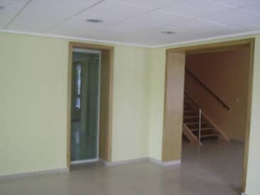 Gros oeuvre - électricité - Plomberie - Faux plafonds - ferronnerie - Menuiserie Bois - Menuiserie Aluminium - Climatisation - Verre - Marbre - Faïence - peinture - système d'alarme - enseignes - plans aménagement
